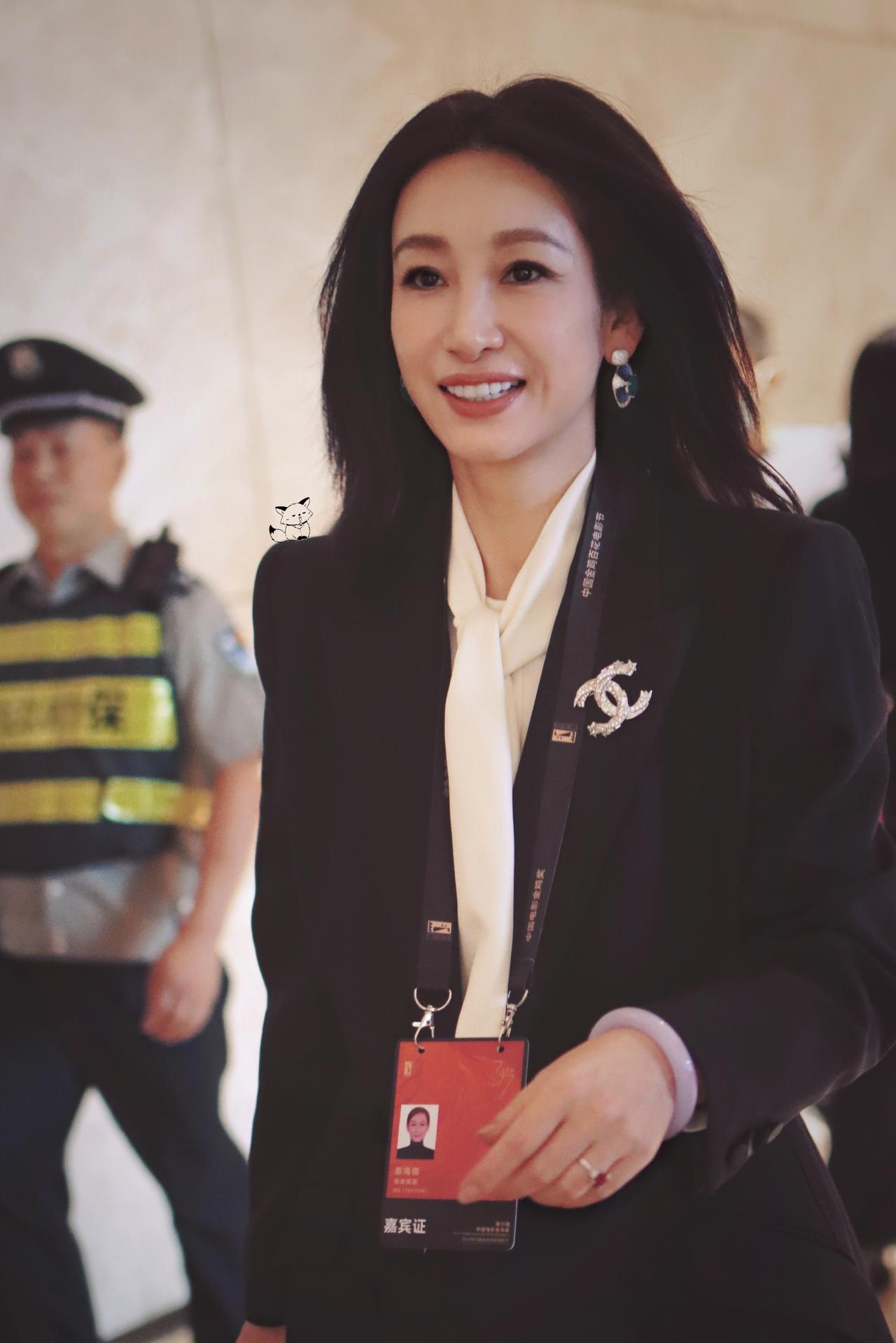秦海璐的育儿观值得学习，她从来不跟儿子说不，哪怕儿子小时候要去摸电源开关，她也不