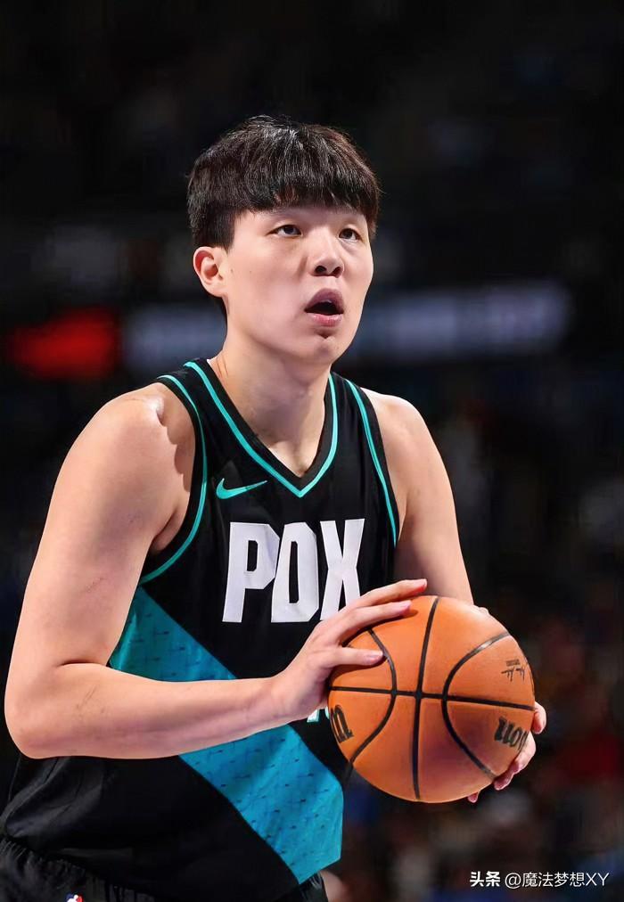 如果我是杨瀚森
要做的第1件事
不是着急训练，也不是
期待上场，而是好好想想自己