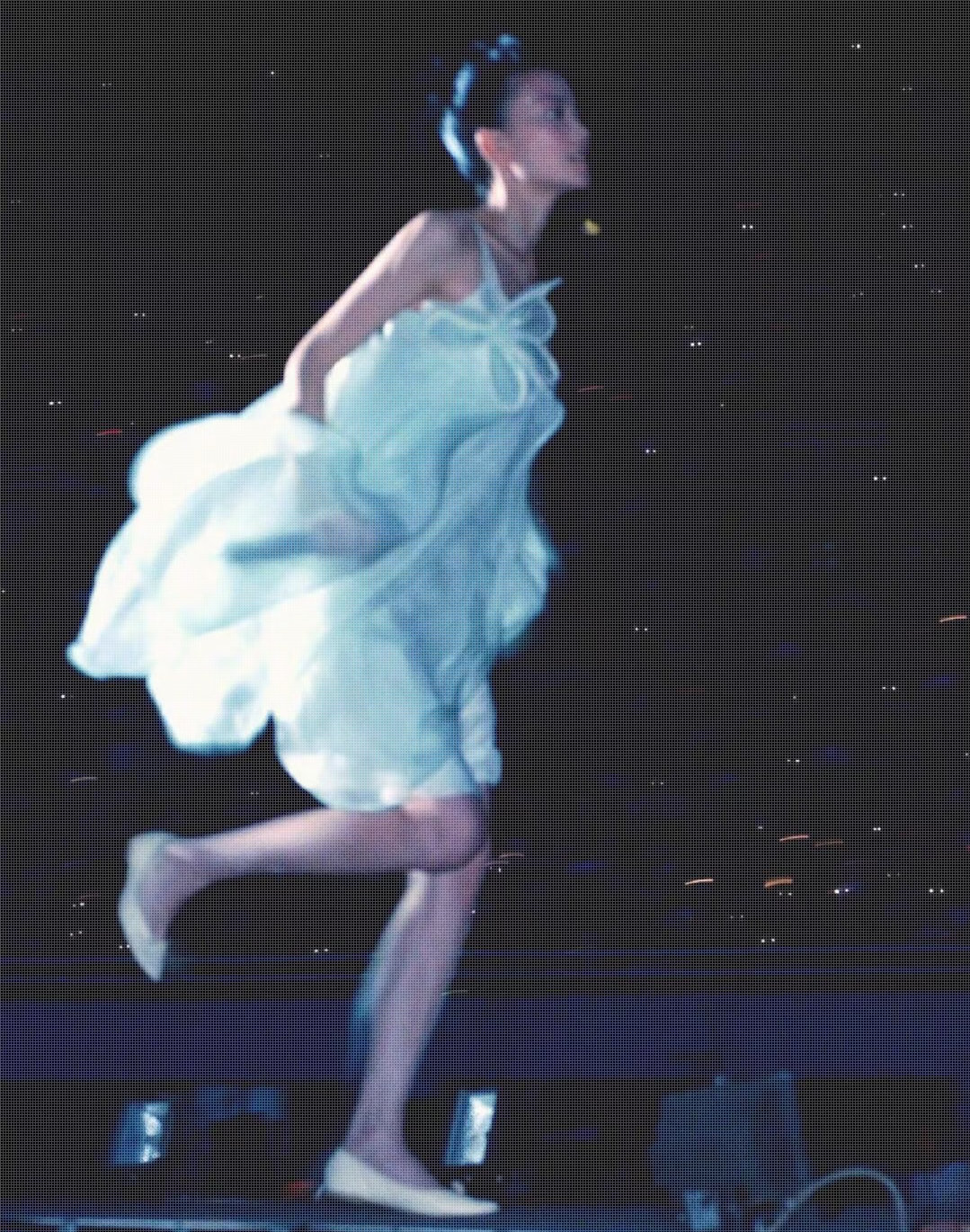 王菲以前有一种轻盈灵动的美感与松弛感！ 