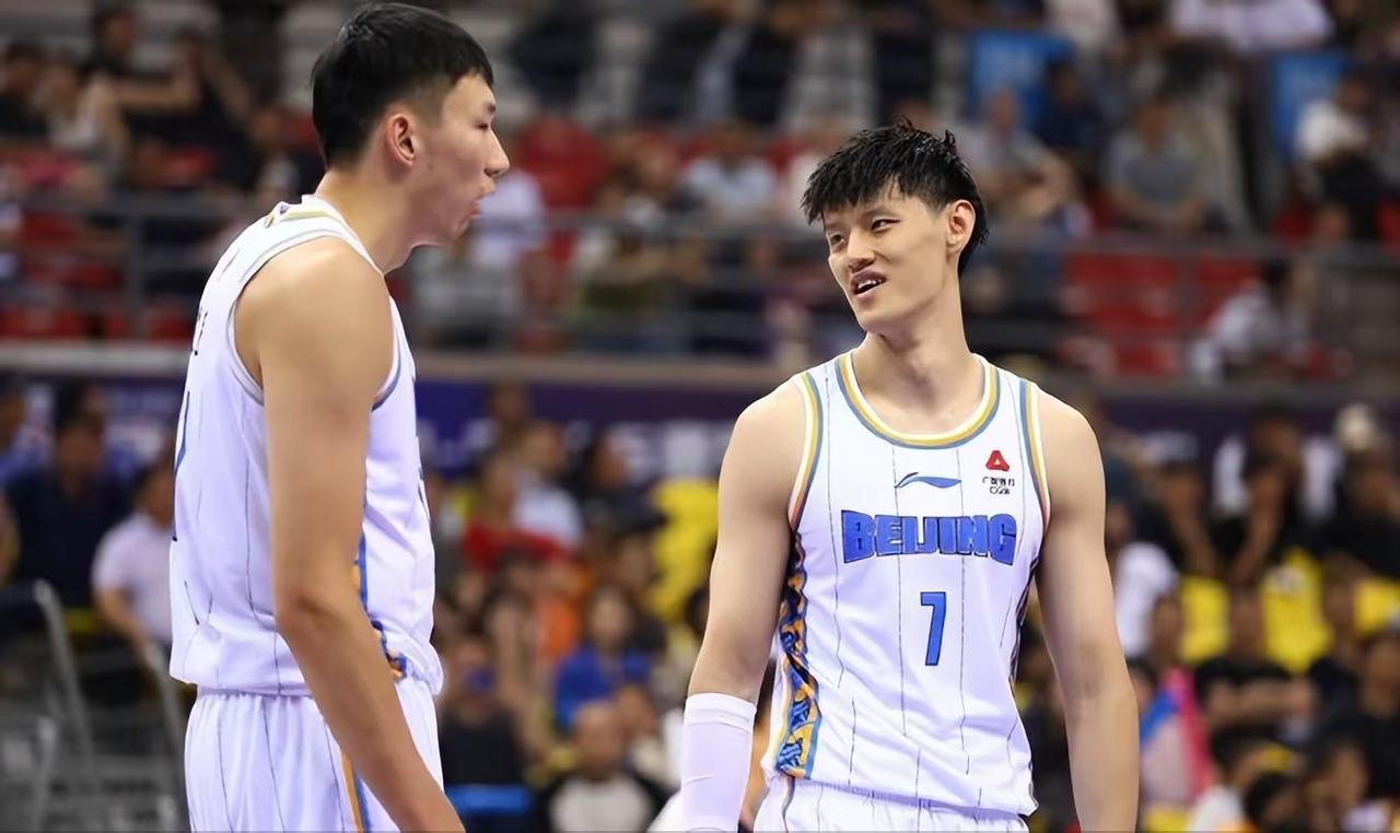 北京首钢官宣和曾凡博完成续约！
       随着曾凡博的强势回归，北京首钢众神