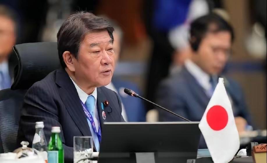 昨晚，日本外务大臣茂木敏充发文：“首相高市早苗要求与中方通话遭拒绝后，中国常驻联