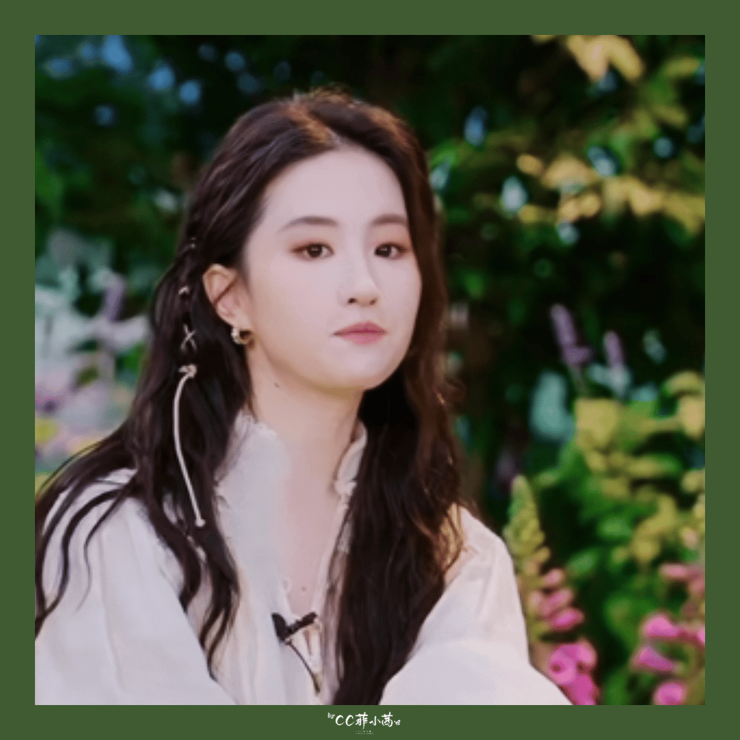▷ 刘亦菲 × 美团 | 好piu亮的造型！！还有侧边麻花辫~可爱鼠啦[舔屏]·