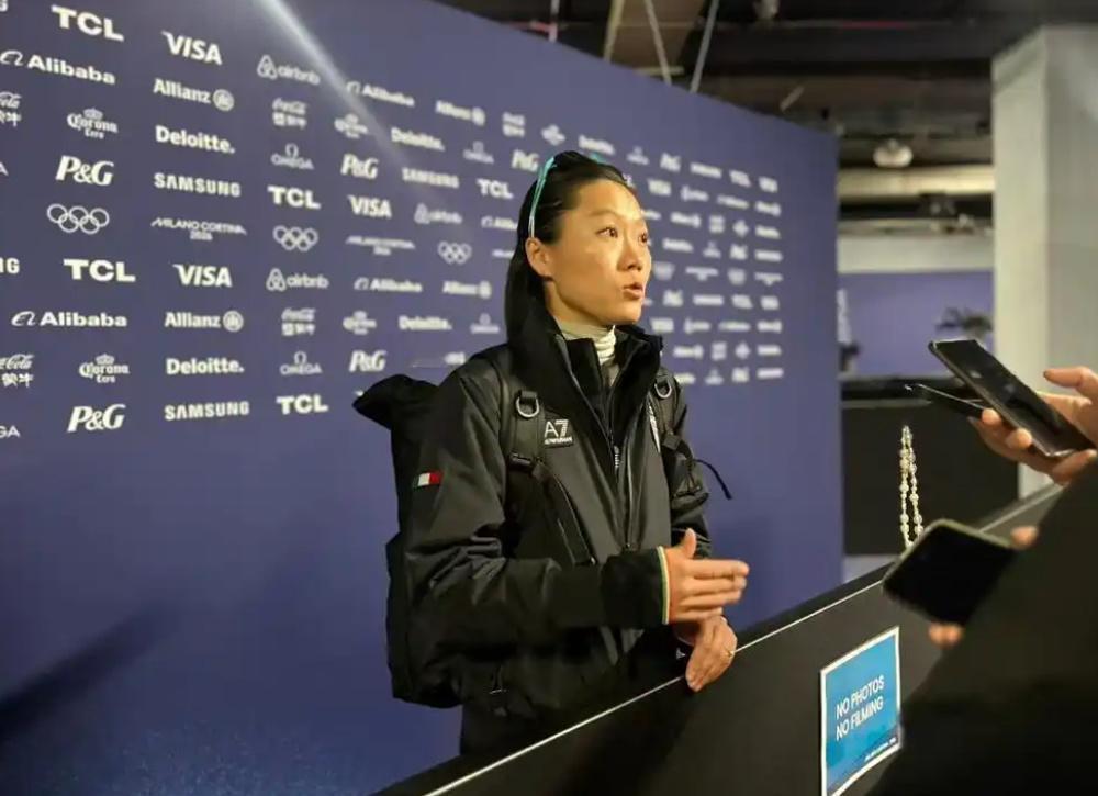 中国教练带意大利队多金
北京时间2月10日米兰冬奥会短道速滑混合接力决赛，意大利