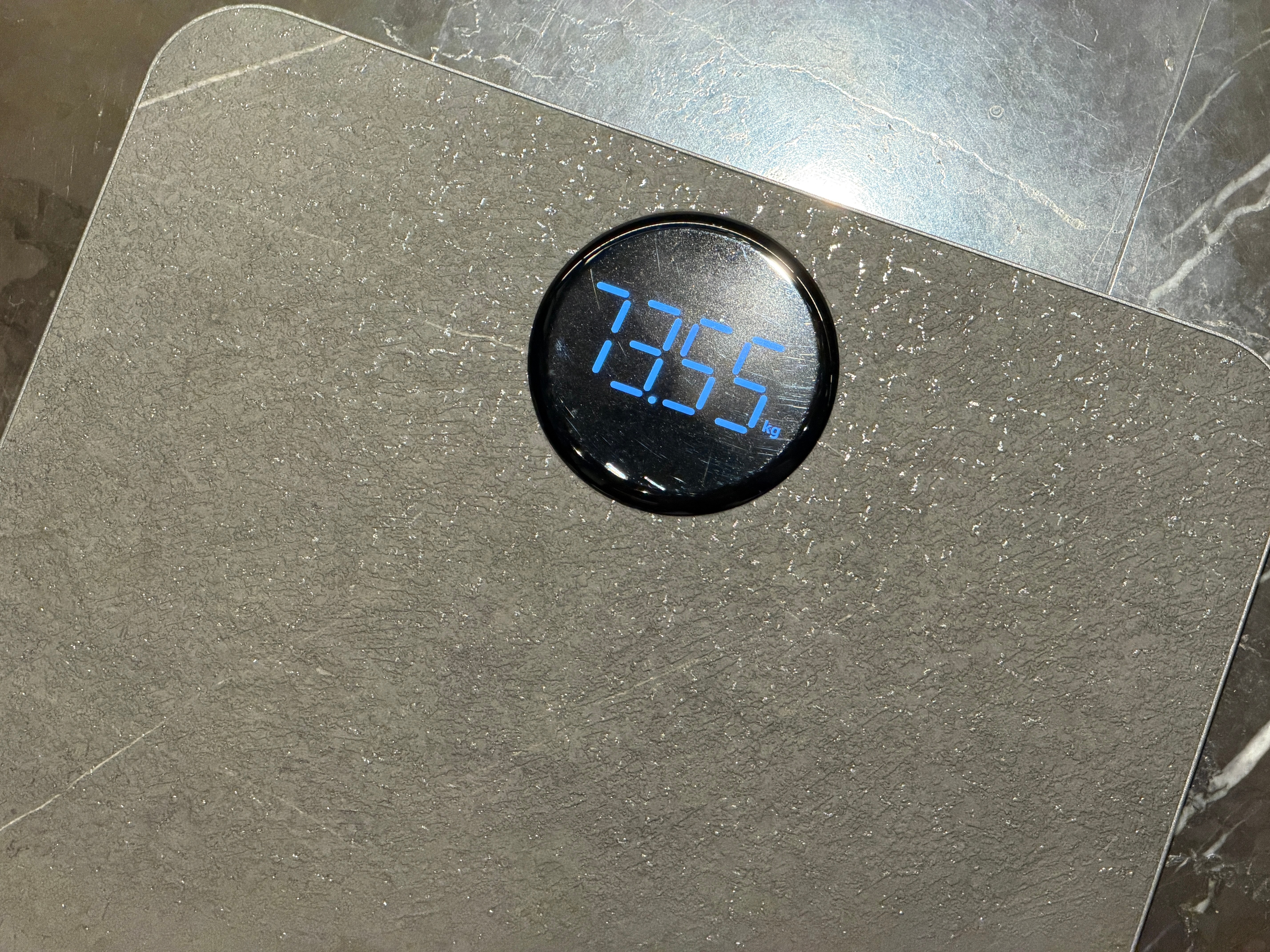 出差第四天，体重没涨，反而降了一斤蓝莓是健康的水果，适当吃对身体特别好！ 深圳·