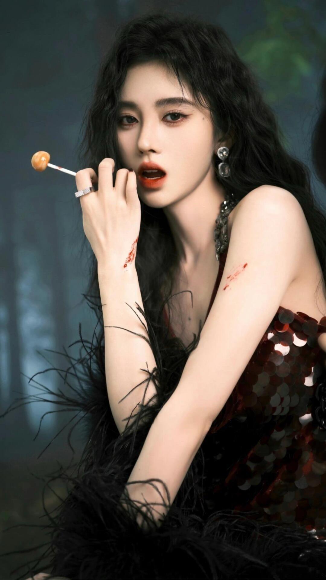 #鞠婧祎[超话]#  不一定斩男但一定斩女这也太美太好看了吧，真的好漂亮，看一眼