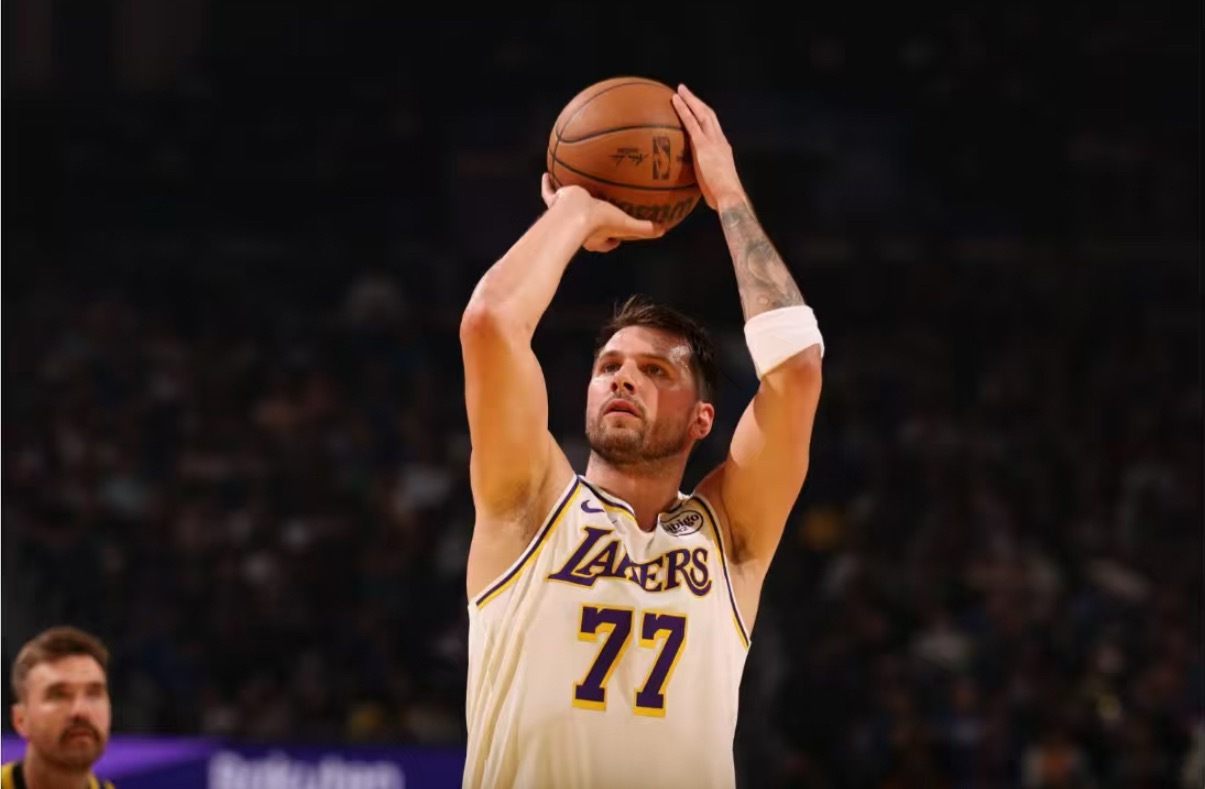 nba常规赛掘金121-115逆转猛龙，战绩提升至西部第五，后续赛程难度较低。穆