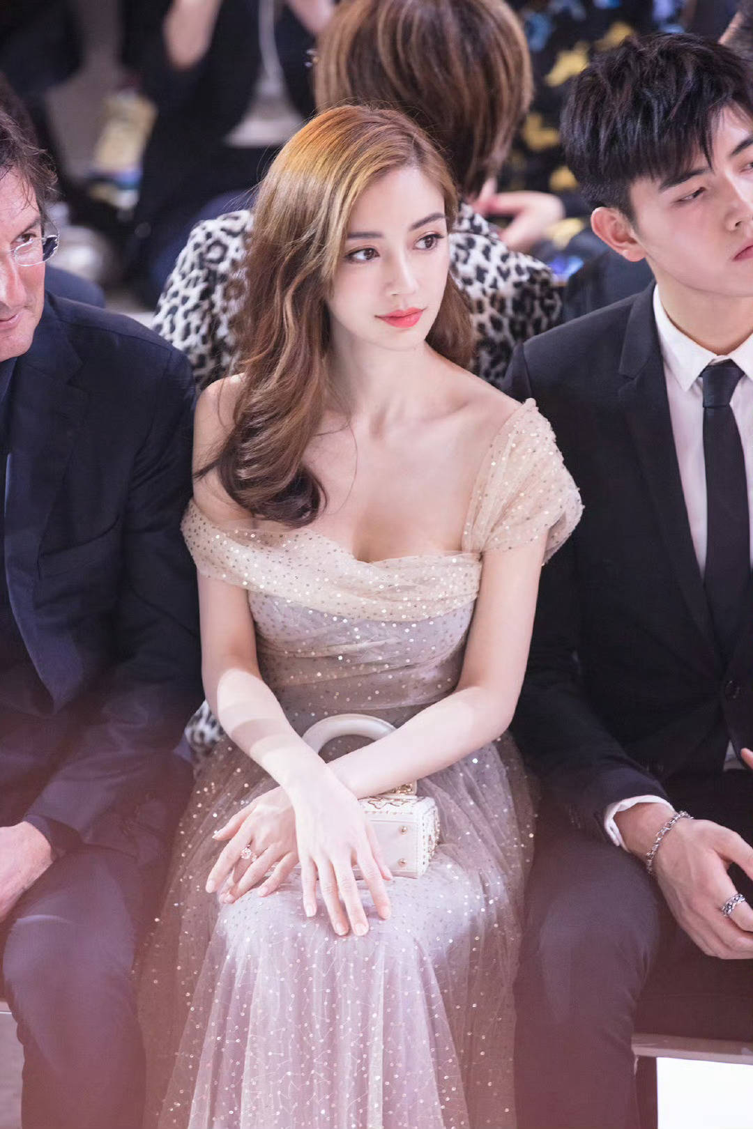 Angelababy超like破万了，好牛... ​​​