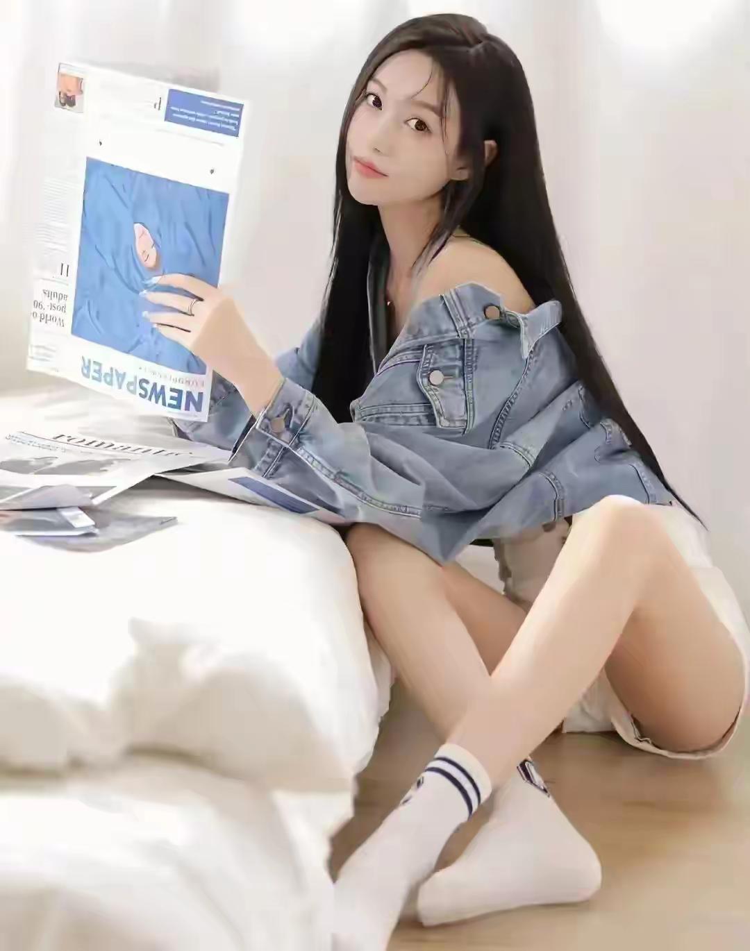 花影摇曳，书香满怀。好服装搭配美女会心动吗？ 什么样的裙子才能兼顾优雅与迷人?