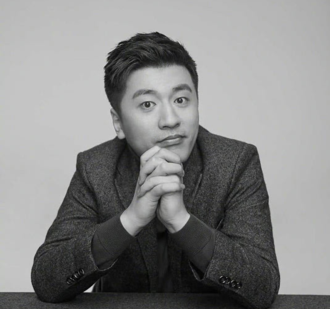 张雪峰公司发布讣告 惊闻张老师猝然离世，心如刀割💔！您曾为寒门学子点亮明灯，今