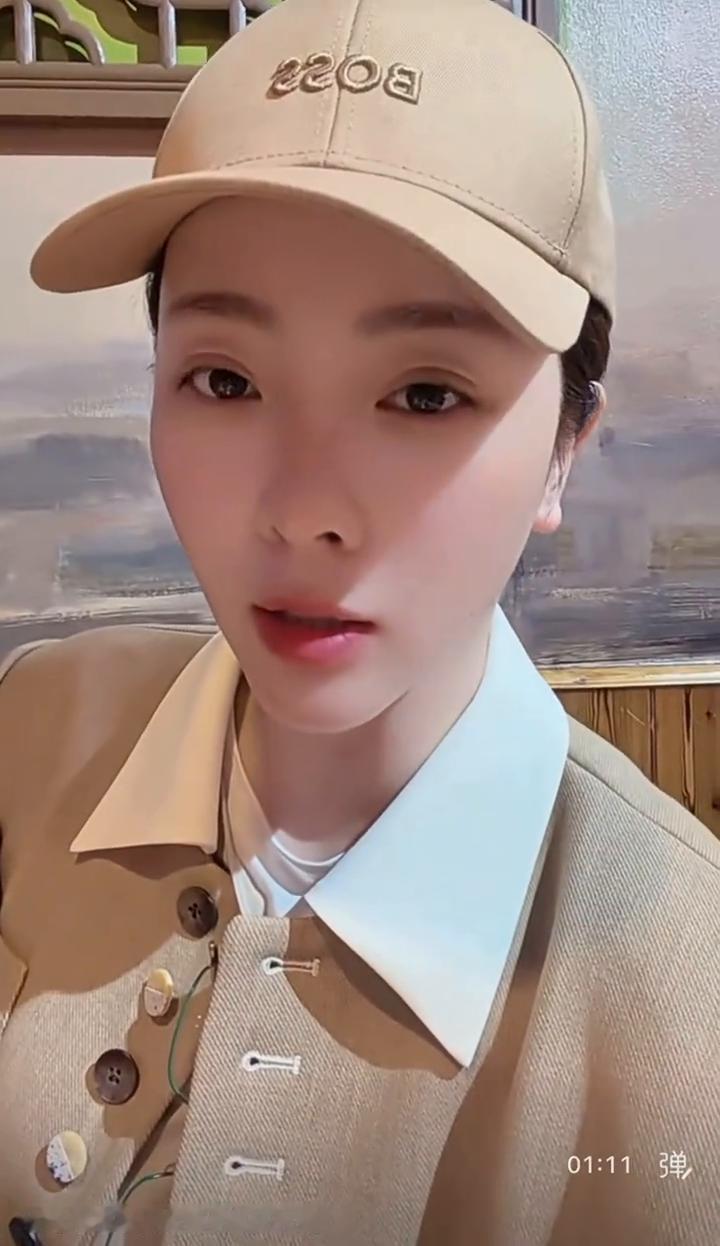 周末的早间时光，猜猜我在做什么？经过了星夜赶路，披星戴月，本来应该是一点从重庆飞