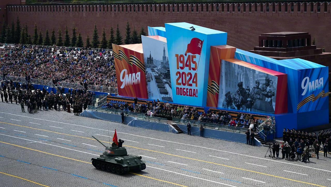 给大家做一个预告，今年的胜利日阅兵将于北京时间今天下午三点在莫斯科红场隆重举行，