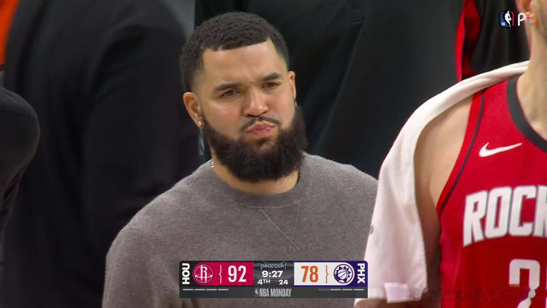 火箭并未完全排除范弗利特（膝盖）在本赛季复出的可能性。Marc Stein表示：