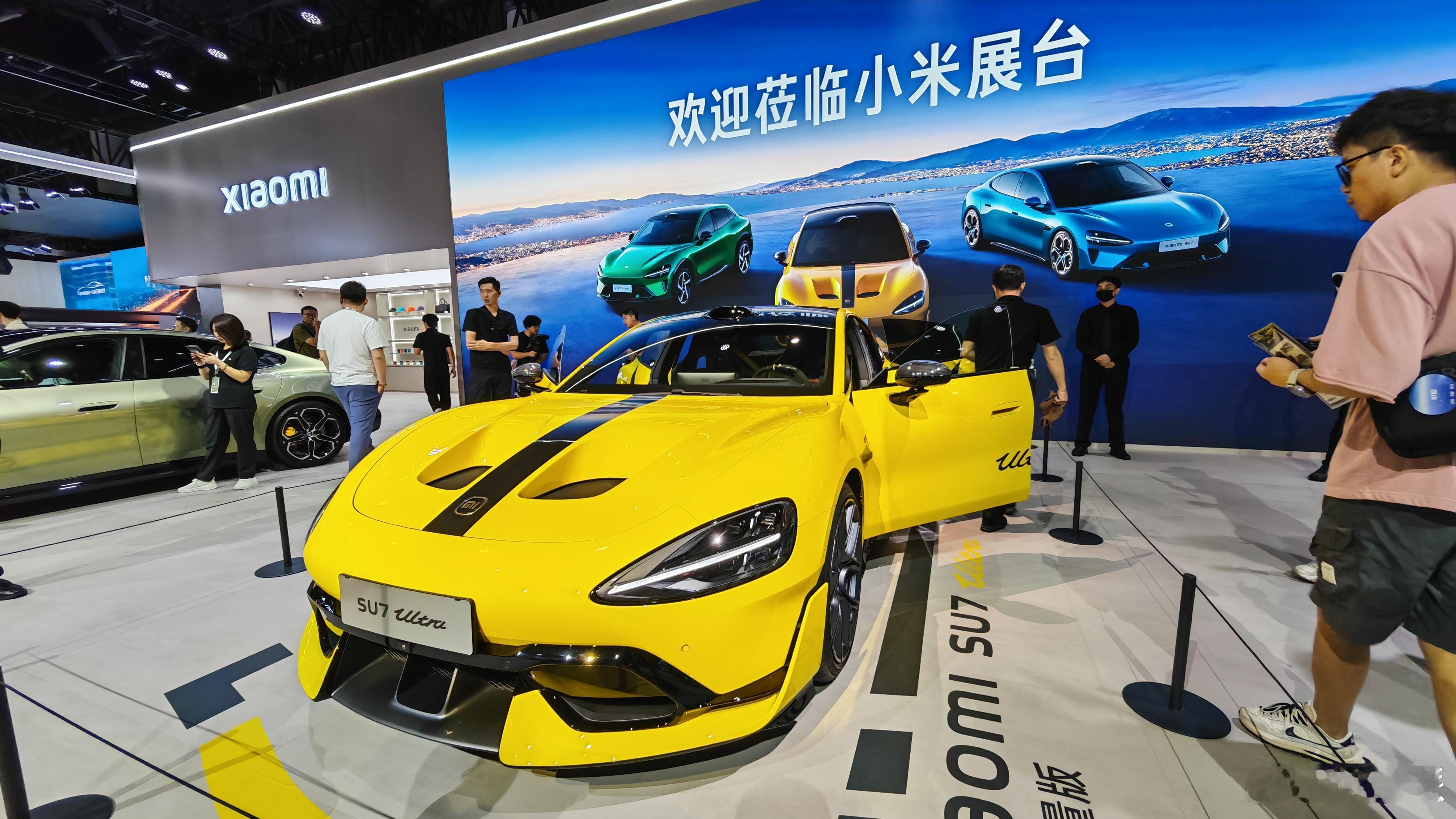 成都车展潮这看 逛了下小米展台，这次带来了全系车型全系配色，主打一站式看全，而且