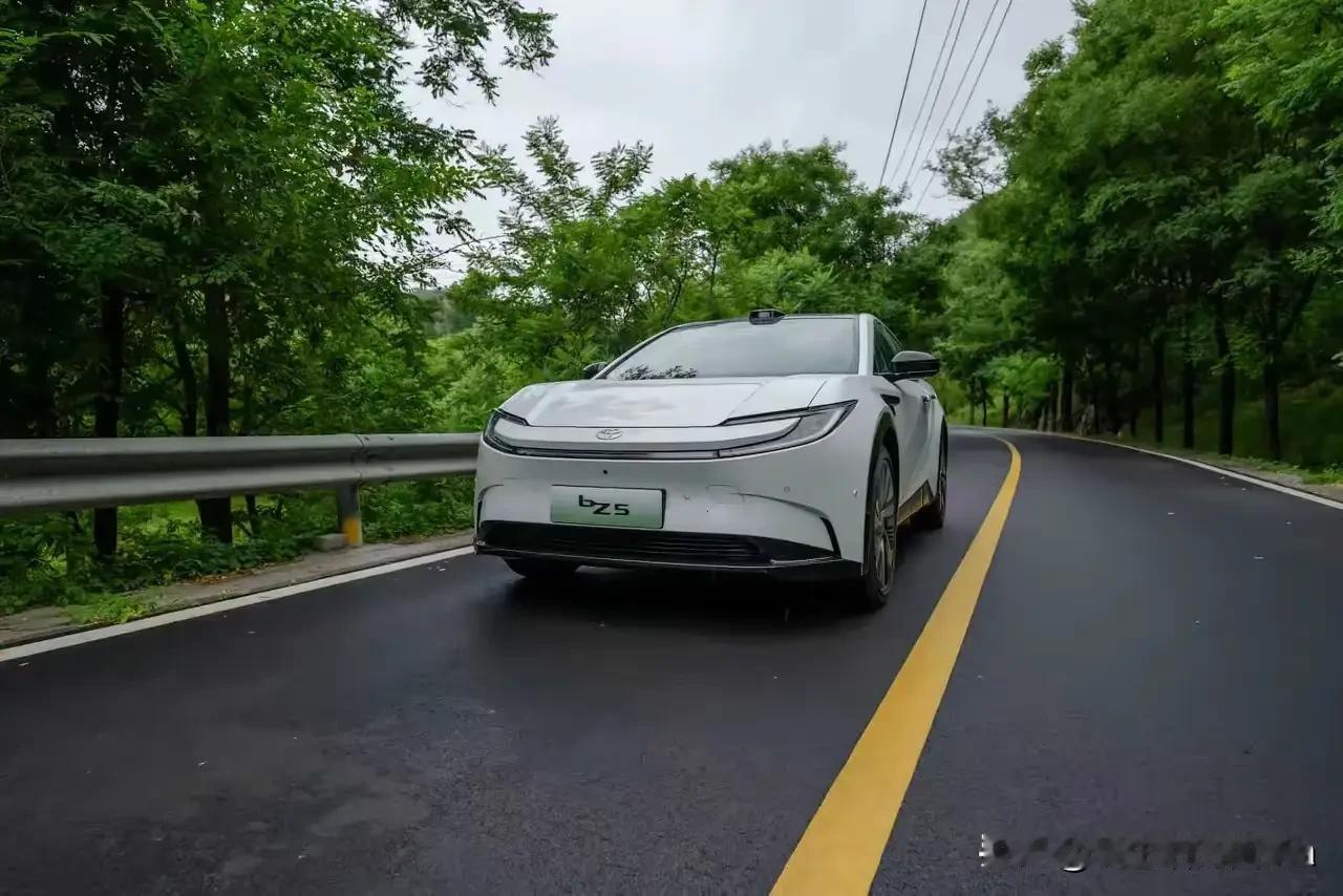 2025 年买车不纠结，按照口诀不会错：
 要耐用——选丰田icon
要安全——
