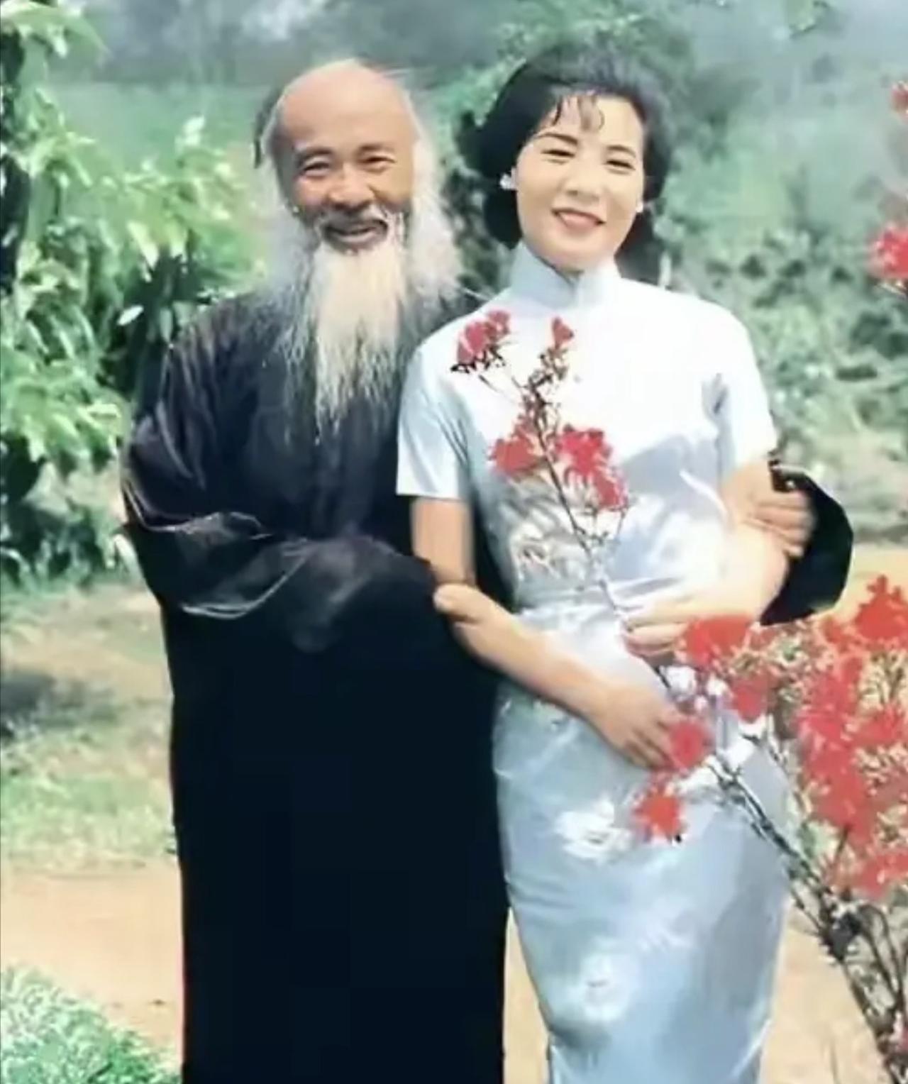 没想到国画大师张大千的第四任夫人徐雯波，居然是自己女儿的同班同学？两人足足差了3