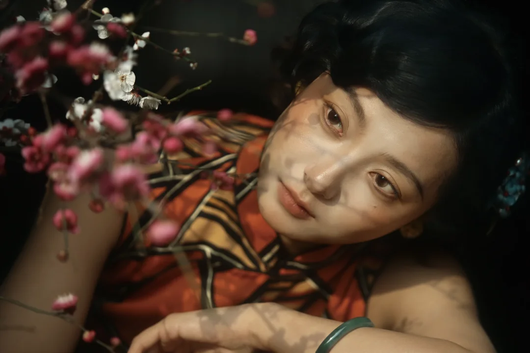 "且做等春树 不做回头袅"