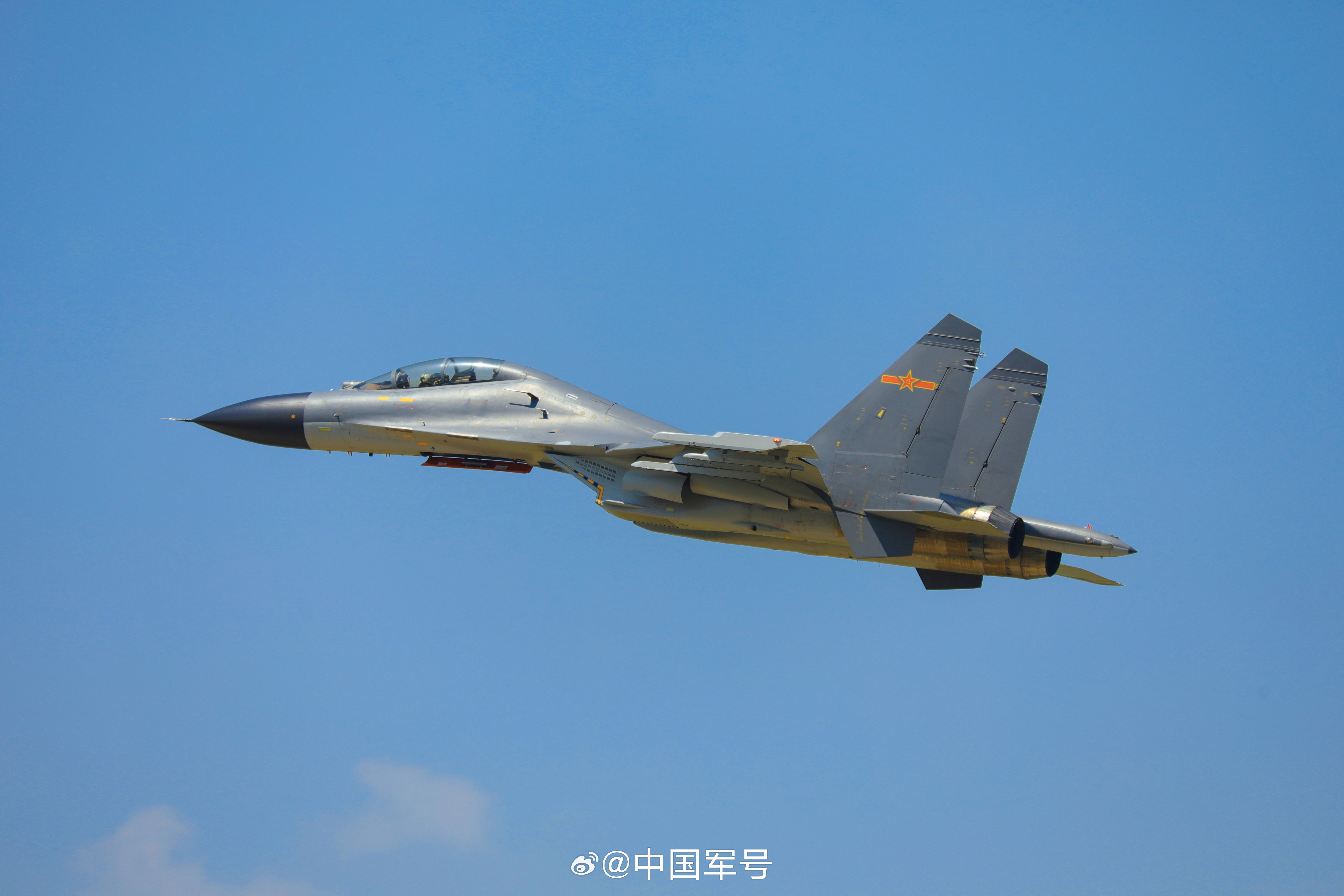 【为战而飞！歼11跨昼夜飞行训练】近日，东部战区空军某部组织跨昼夜飞行训练。此次