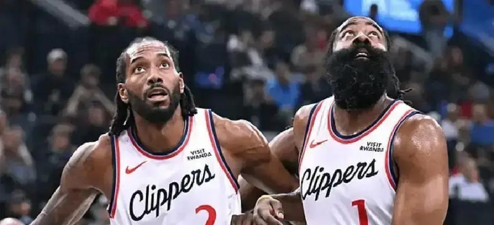 祖巴茨换3首轮？勇士疯了
 
刚刷到这条流言时，我直接把咖啡喷键盘上。勇士拿20