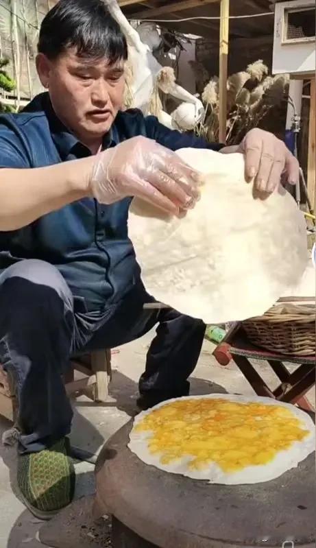 朱之文说，不想多接活了，因为我这个岁数了，够吃够喝，够用了，人要知足常乐。生不带