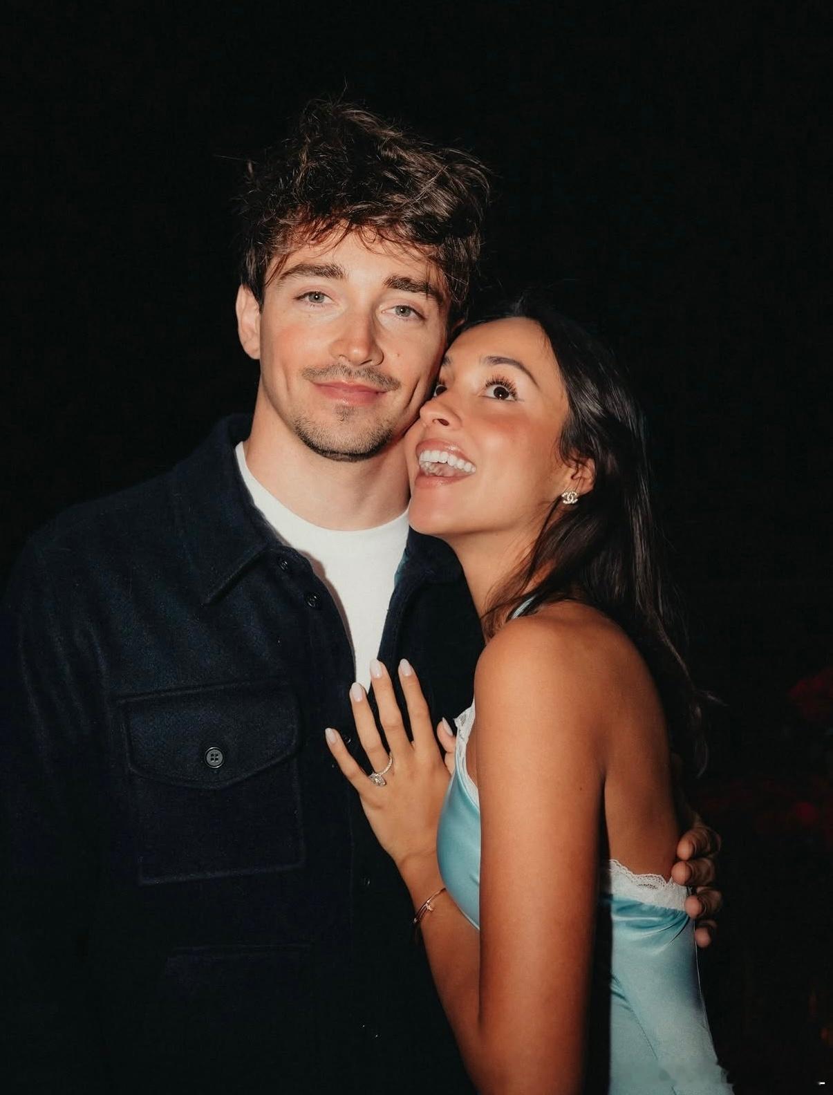 作为乐扣的颜粉，祝乐扣和Alex订婚快乐！郎才女貌在此刻具像化了[兔子] ​​​