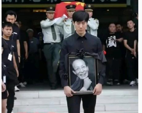 42岁相声界巨星突然离世！糖尿病成致命杀手
，健康管理迫在眉睫

昨天傍晚五点左