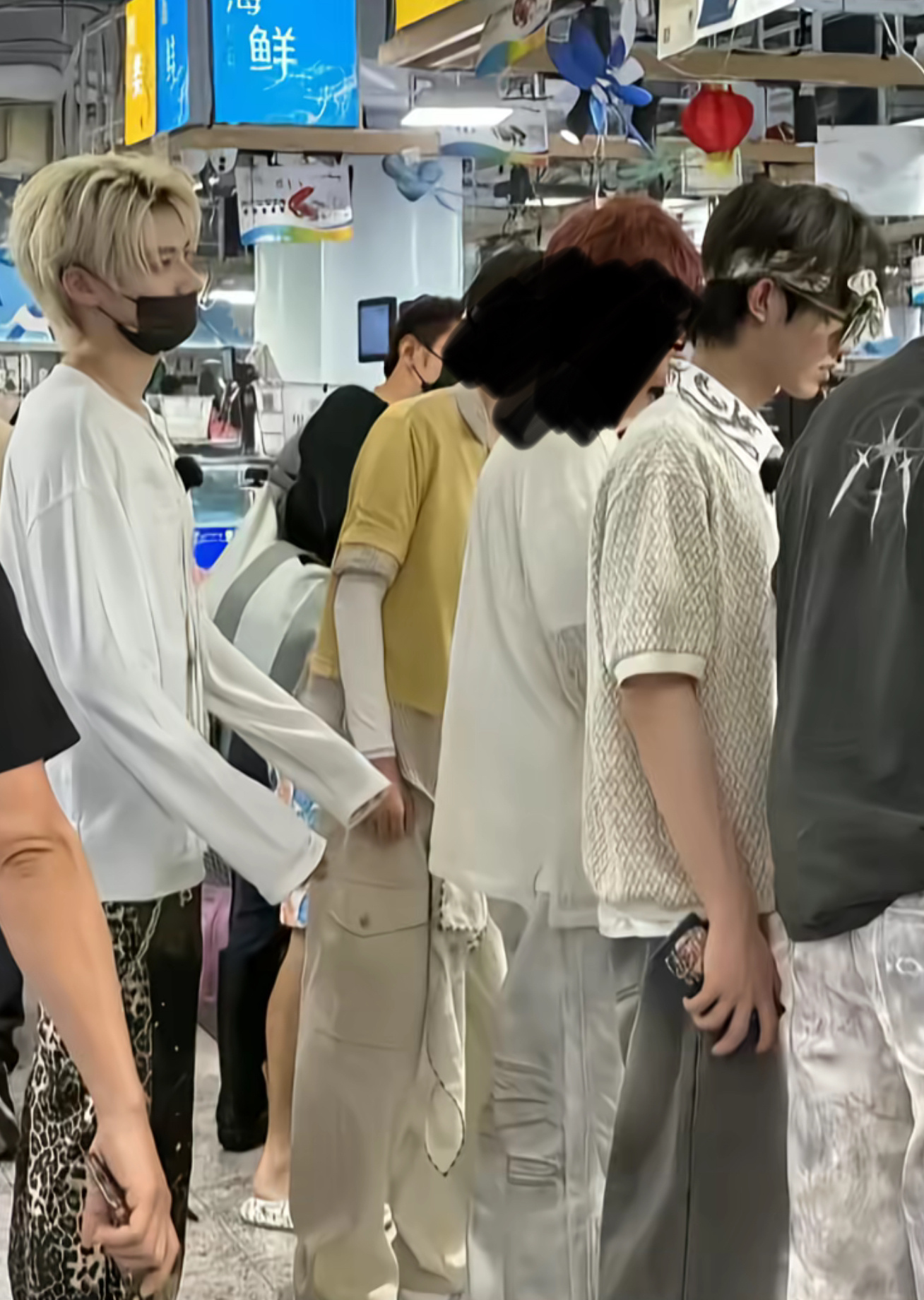我说实话我爸妈这样接我放学我都害怕 