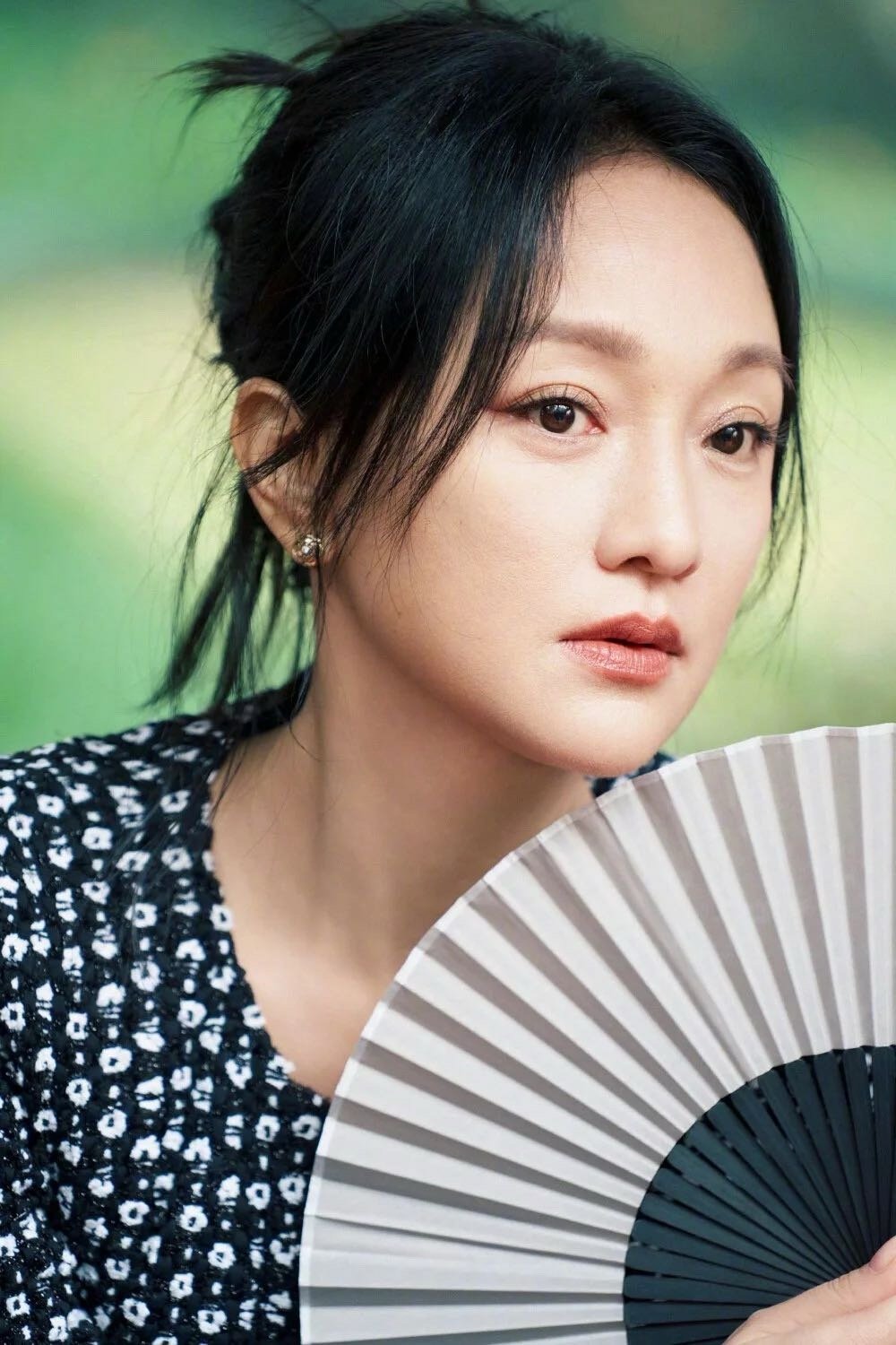 周迅周迅真的是太美了，灵气十足，每次看到了周迅的演技都会让人惊叹，果然就是天生电
