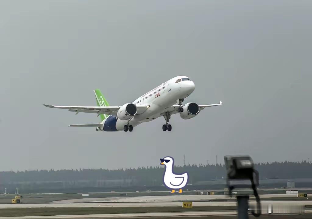 以牙还牙！
既然欧美带头不发给中国适航证，那么中国一样有办法应对欧美。中国一样不