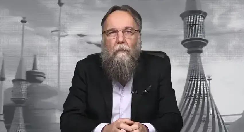 那些说美国提出的“28条计划”是“俄罗斯人愿望清单”的说法是荒谬的，实际这是美国