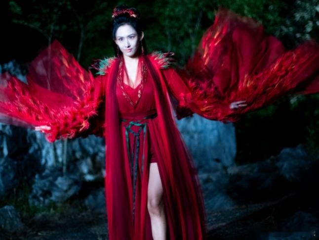 昆仑传仙侠爱情昆仑传徐真灵 2022到2025，《昆仑传》的故事不止在银幕里。现