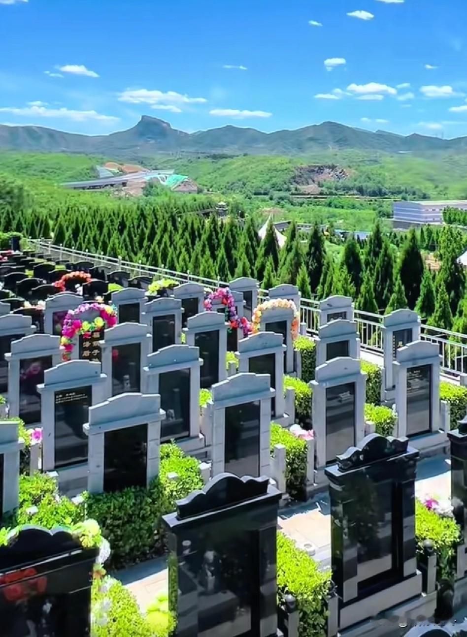 新殡葬制度将于3月底执行！
好消息，不用再花冤枉钱了！殡葬终于迎来新的改革了，国