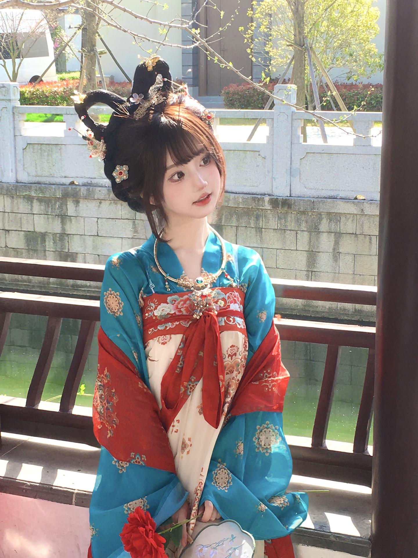 江湖中流传着一句话 得我者得天下ᕑᗢᓫ 汉服妆造