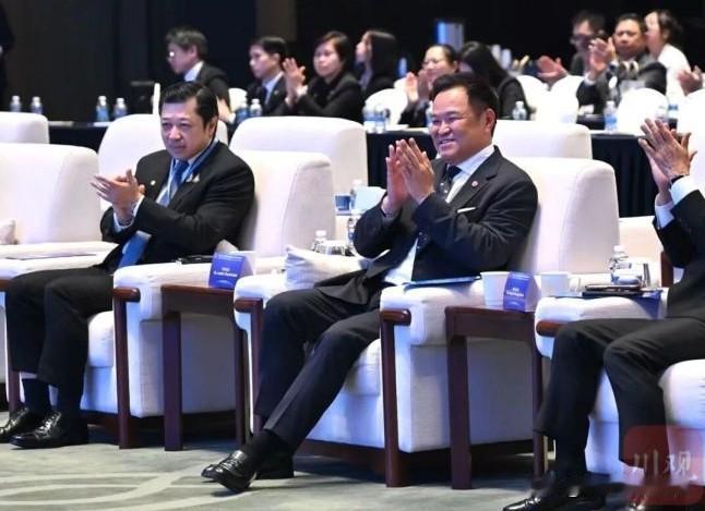 7月18日，正在中国访问的泰国总理阿努廷现身成都2026中国（四川）-泰国投资与