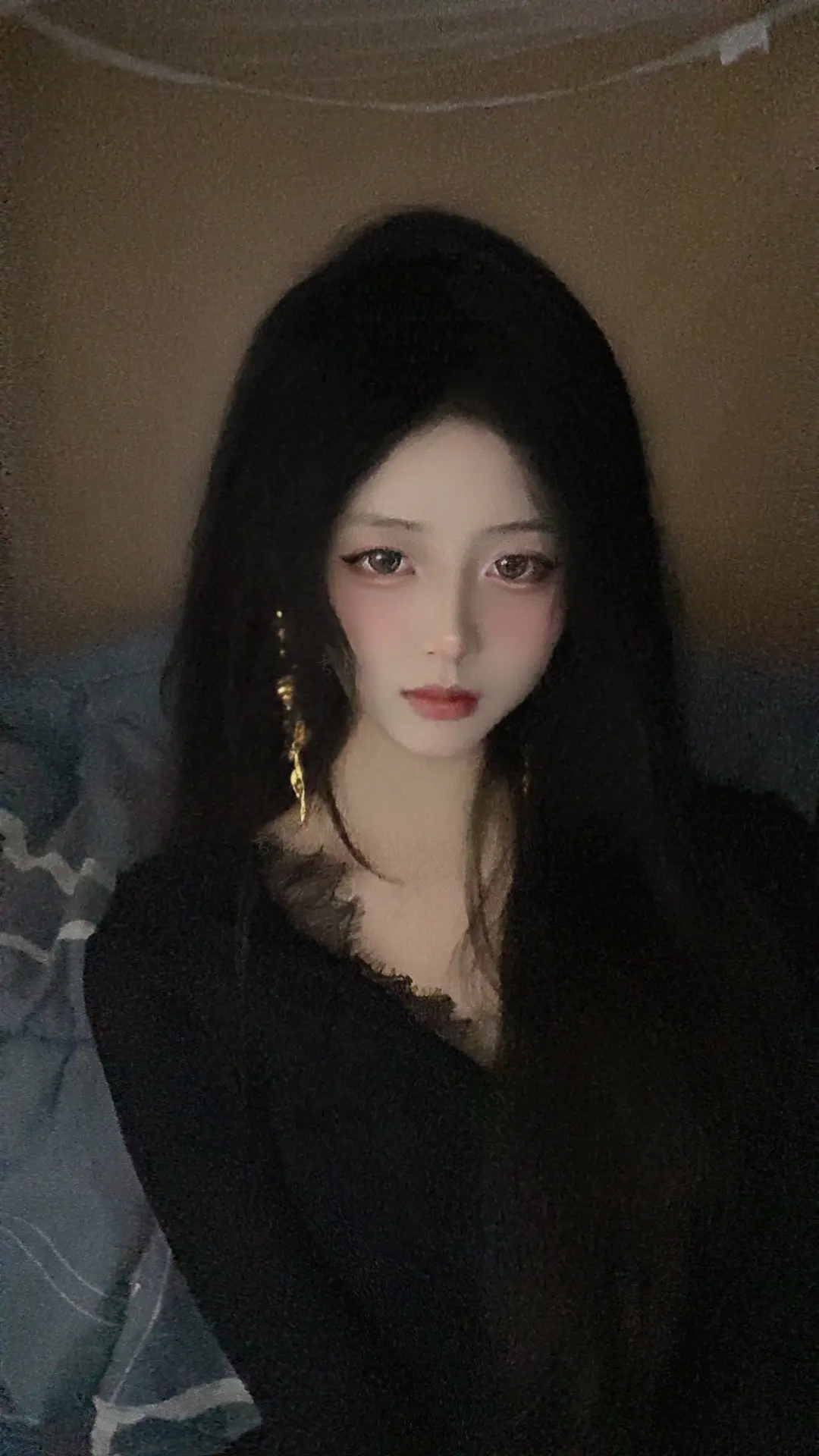 你没钱没颜 跟着你的女人也是个蠢货。
