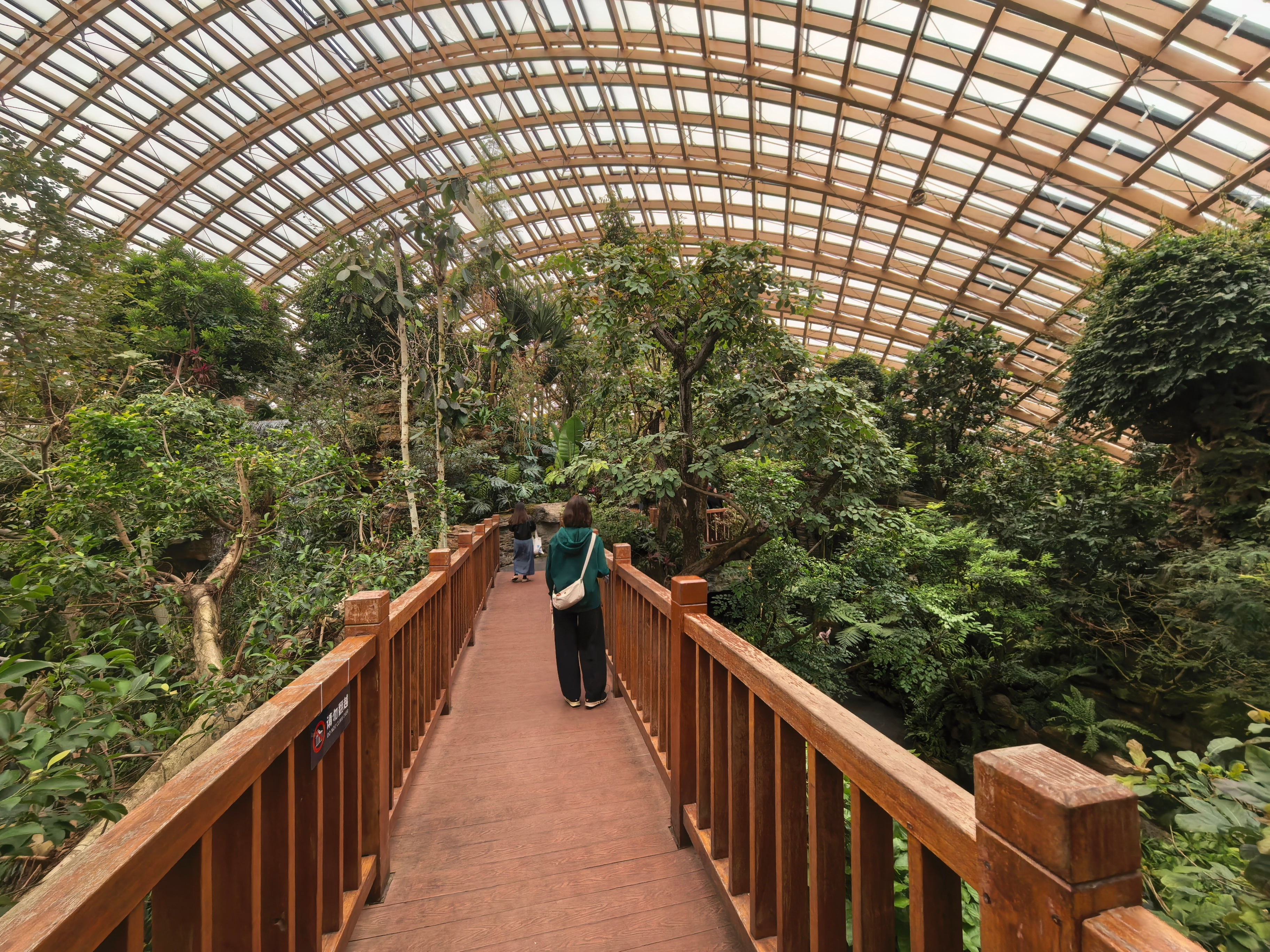 太原植物园，一听说很大很好逛，来了以后才发现比我想象中的要气派很多。 