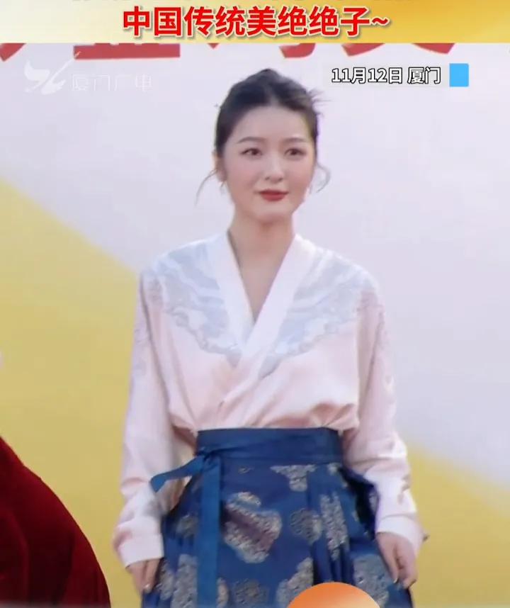中国传统美绝绝了！徐娇真的一直都在发扬传统文化，我第一次了解到汉服就是因为她[玫