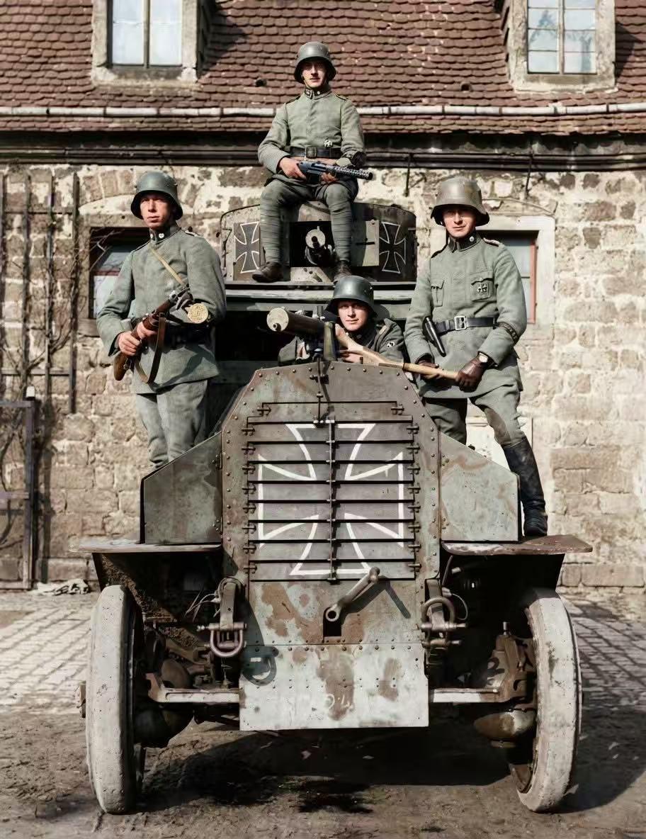 1918年，一战结束后的魏玛共和国动荡时期，德国自由军团成员以埃哈德特E-V/4