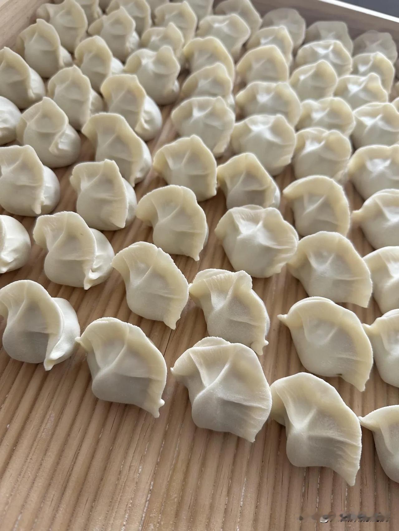 今日入伏，必须吃饺子！今年三伏从7月20日到8月18日，一共30天，可是“十年一