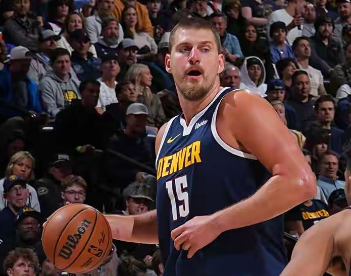 约老师如果想的话
等到退役的时候三双会不会达到300+
现在约老师30岁
巅峰期