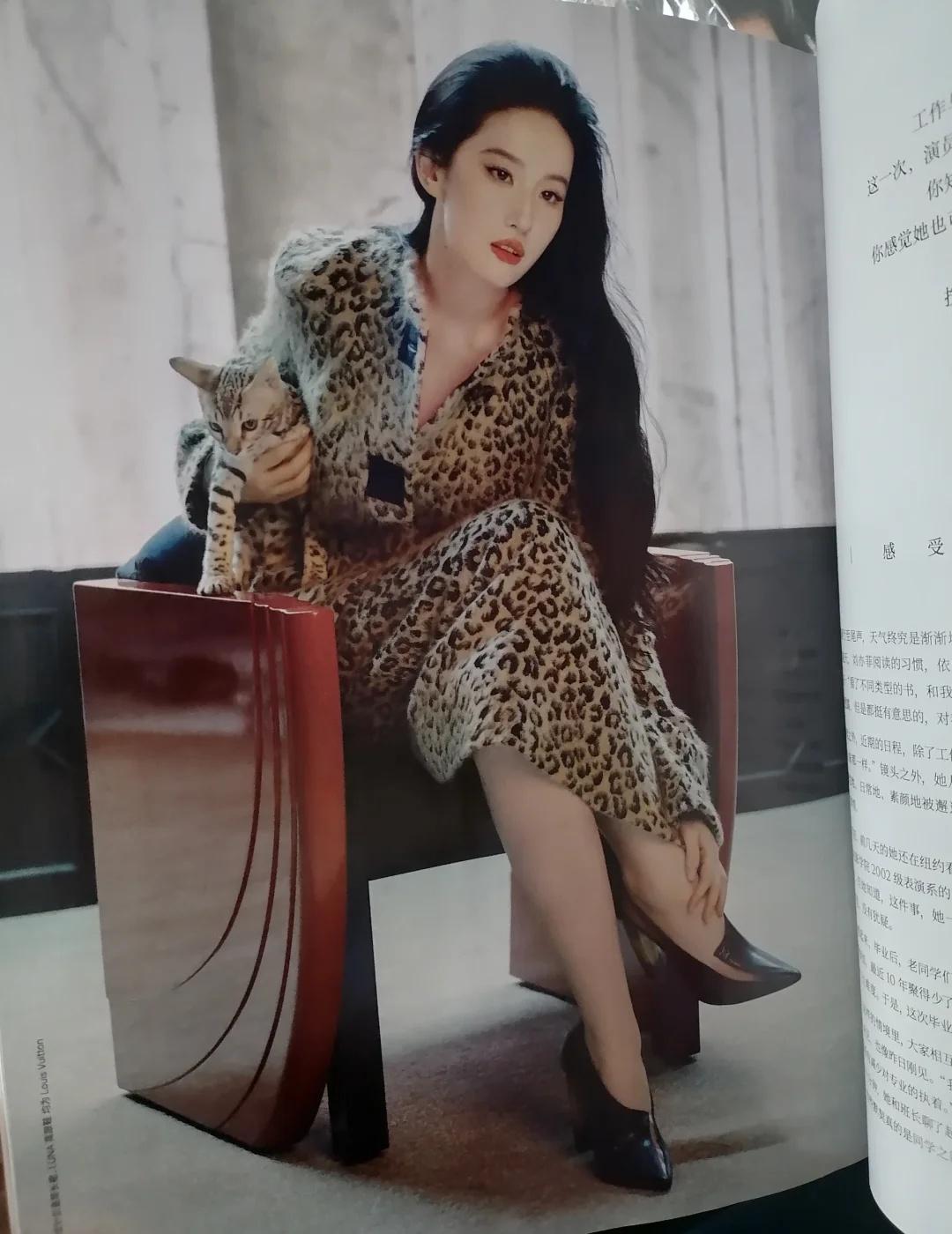 美貌暴击！
刘亦菲芭莎金九杂志到了，每回看杂志的图都在感叹好美好美啊！
惊为天人
