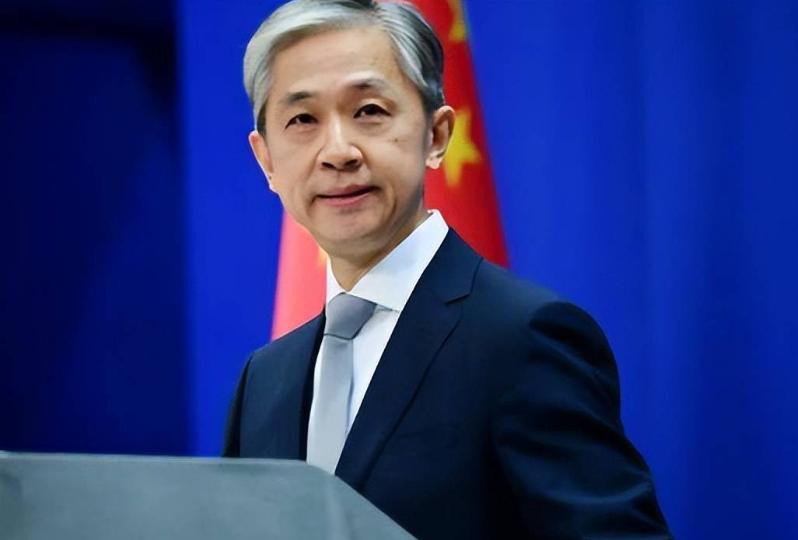 中方再次发出警告，呼吁在日本的中国人尽快回国。原来现在的日本出现了撞人族，看似是