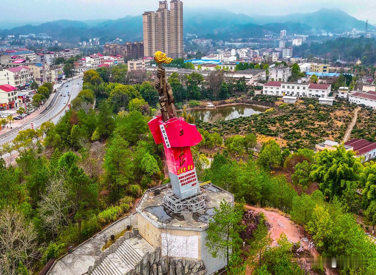 感到意外的是，红军长征出发地的瑞金中华苏维埃纪念园是适飞区。旅游到了瑞金，提前在