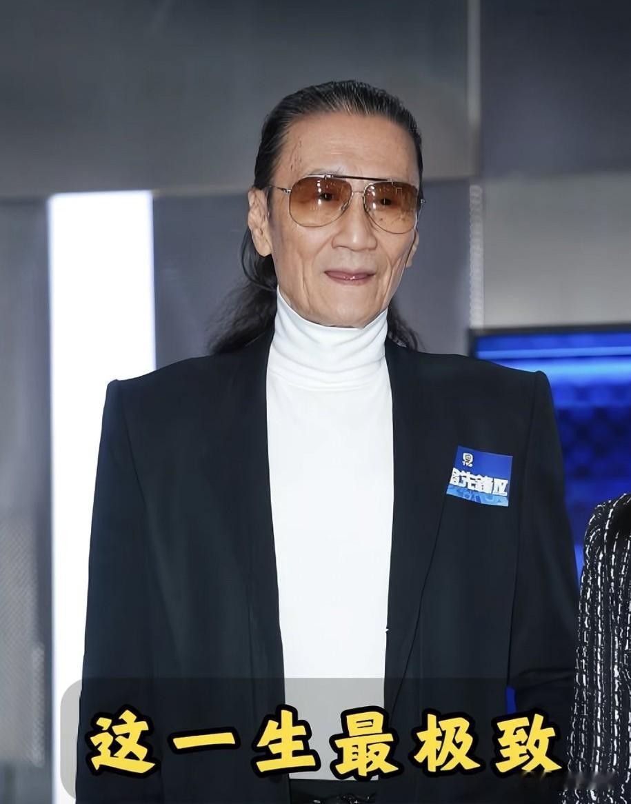 看谢霆锋小时候的录像过得很好，谢贤真没对不起谢霆锋，给了他长相身高，小时候生活也