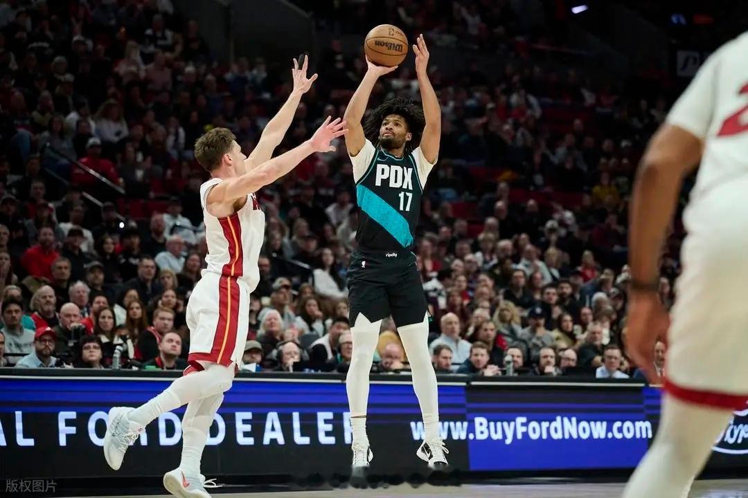 nba 杨瀚森未获出场！阿夫迪亚伤退 开拓者3人得分20+擒热火获4连胜开拓者战