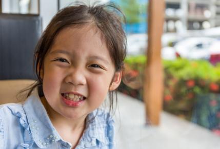 孩子抽动，到底哪里出问题？教你一个口诀，对照就知道

孩子抽动反复，很多家长连问