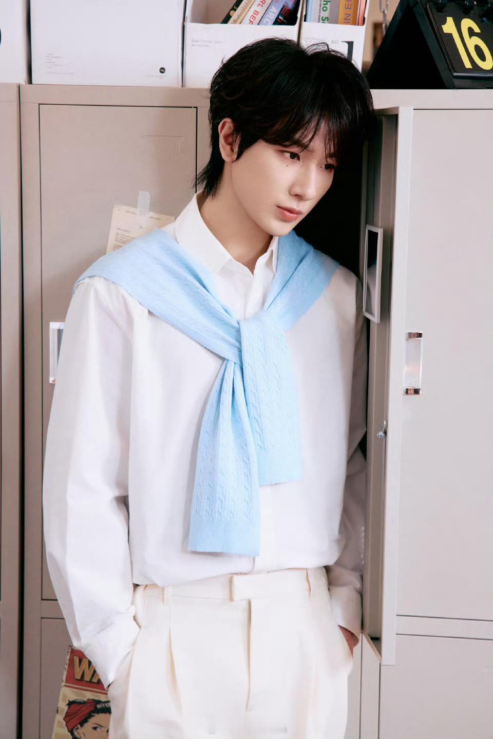 李宏毅最新营业，十二宫格啊，小老虎过年啦学长好帅啊，求求了，可不可以带我一个，咱