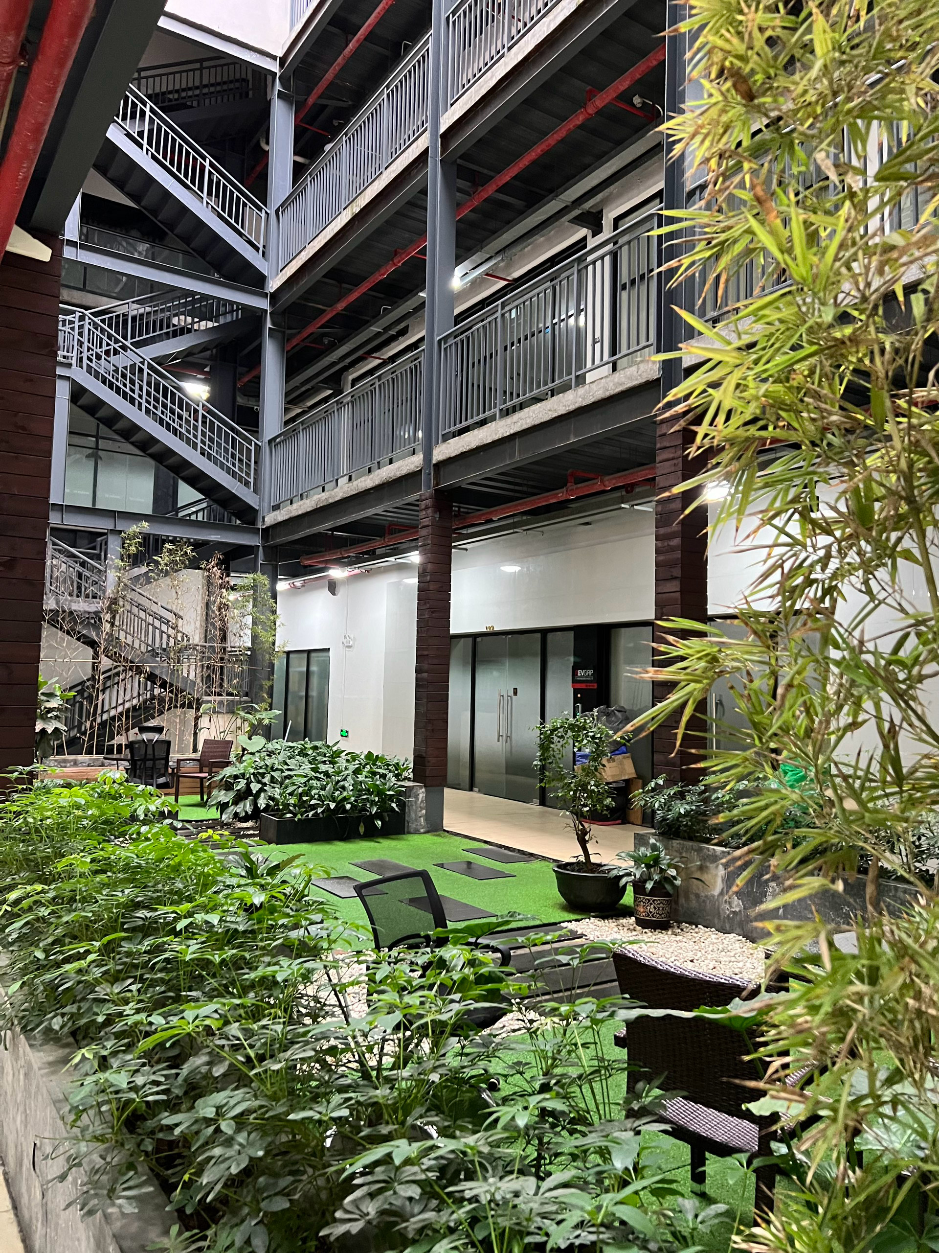 现在建筑，有很多“埋儿煞”，但大家却不知不觉。     埋儿煞因为处于低处，周边