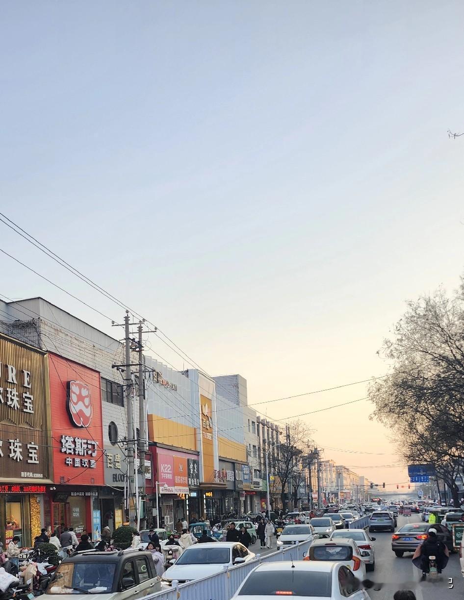 儿子偷了家里800块钱打游戏，被他爸爸发现了，暴风周瑜马上就要来了，我要不要通知