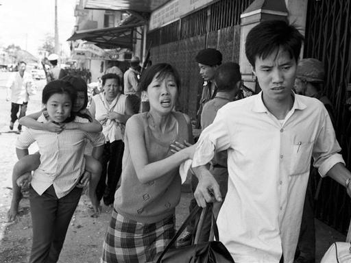 [兔子]越南扔掉 26 万 "垃圾"，中国捡回千亿财富。1978 年，越南做了一