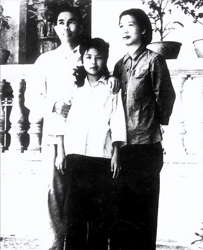 1947年贺子珍从苏联回国，曾志找她彻夜长谈：革命苦了我们女人！

“子珍！还记
